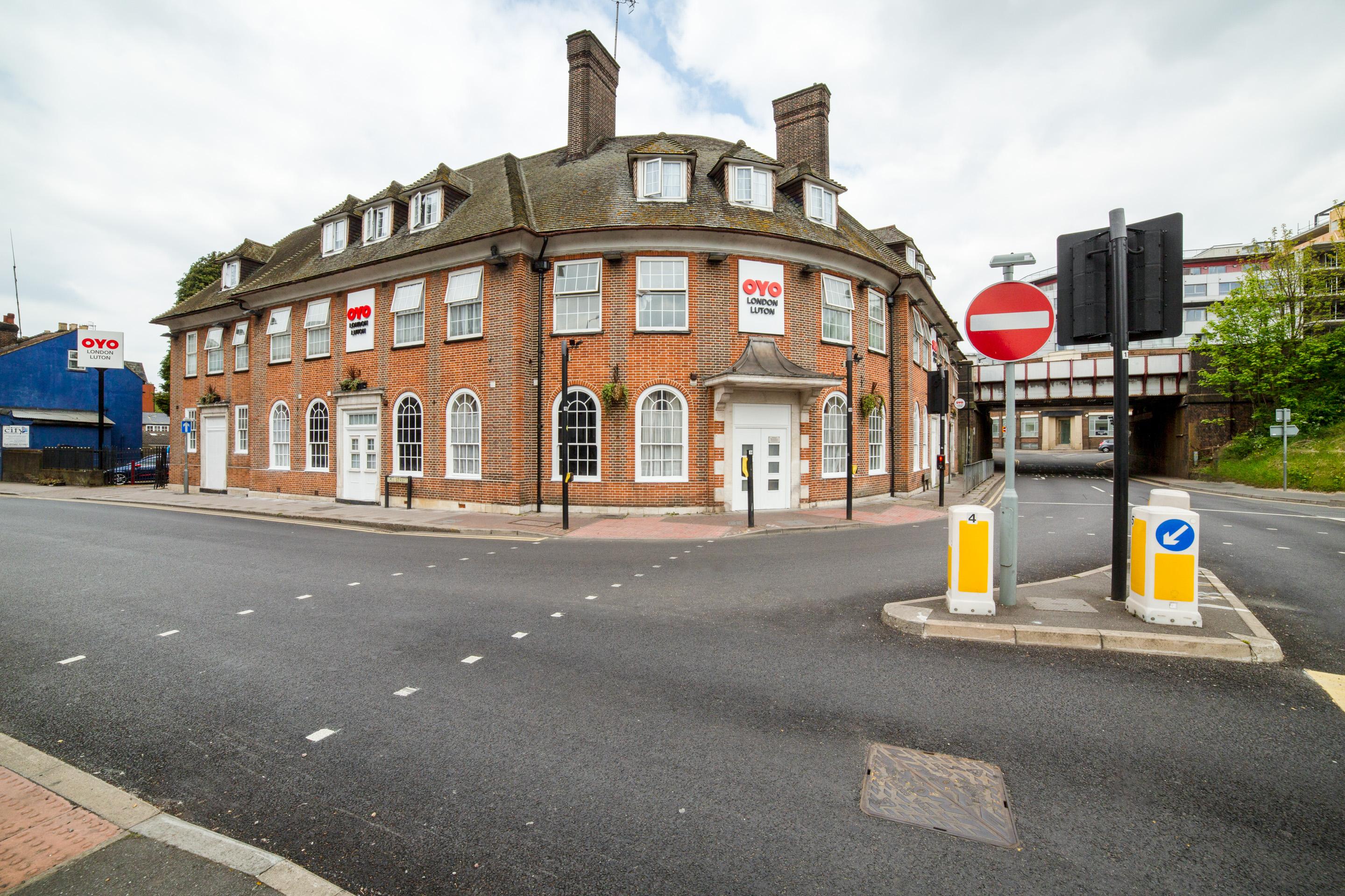 Oyo London Luton Hotel Bagian luar foto